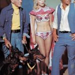 Fred Astaire-Barbara Eden-James Franciscus in The amazing dobermans – 1976