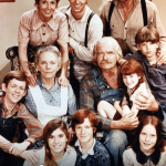 Richard Thomas, Will Geer, Judy Norton, Ellen Corby, Kami Cotler, David W. Harper, Michael Learned, Mary Beth McDonough, Eric Scott, Ralph Waite, and Jon Walmsley in The Waltons (1972)