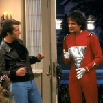 Robin Williams and Henry Winkler in Happy Days (1974)