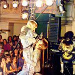 David-Bowie-and-Mick-Ronson-1972..