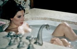 Barbra Streisand In The Owl and the Pussycat copy 3